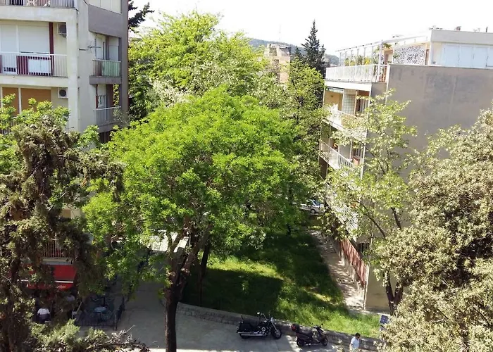 D & J Apartment Split